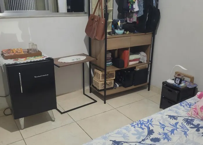 Quarto casal e outros espaços compartilhados próx ao estádio do Vasco Rio de Janeiro
